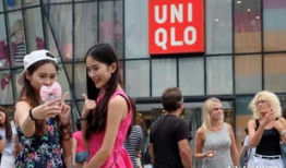 三里屯优衣库视频,时尚潮流与科技融合的视觉盛宴